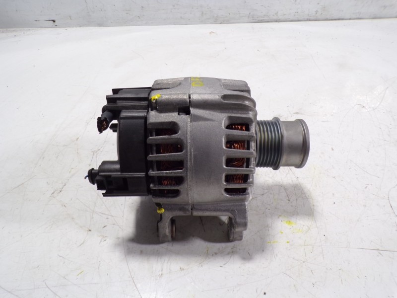 Recambio de alternador para audi a1 sportback (gba) 1.0 tfsi referencia OEM IAM 04E903015 TG12C280 04E903015
