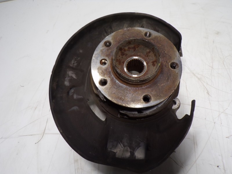 Recambio de mangueta trasera izquierda para bmw serie 3 berlina (e90) 2.0 16v diesel cat referencia OEM IAM 33326774809  