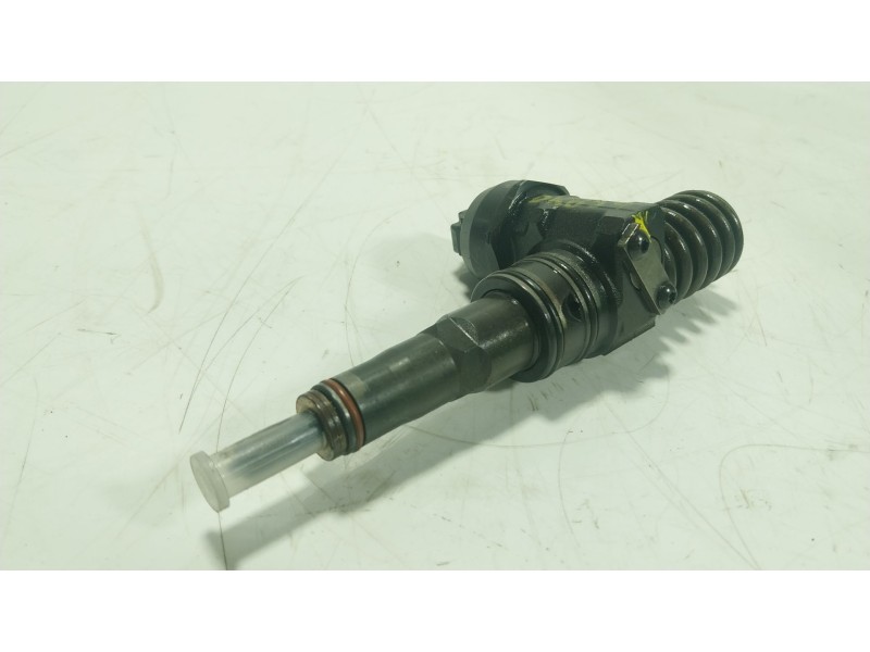 Recambio de inyector para volkswagen touareg (7la) 2.5 tdi referencia OEM IAM  07Z130073F 