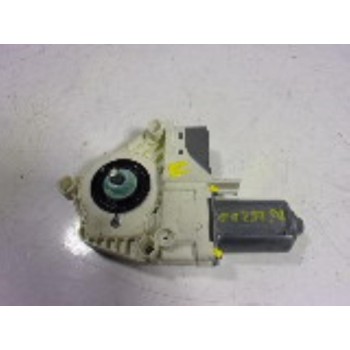 MOTOR ELEVALUNAS DELANTERO DERECHO 