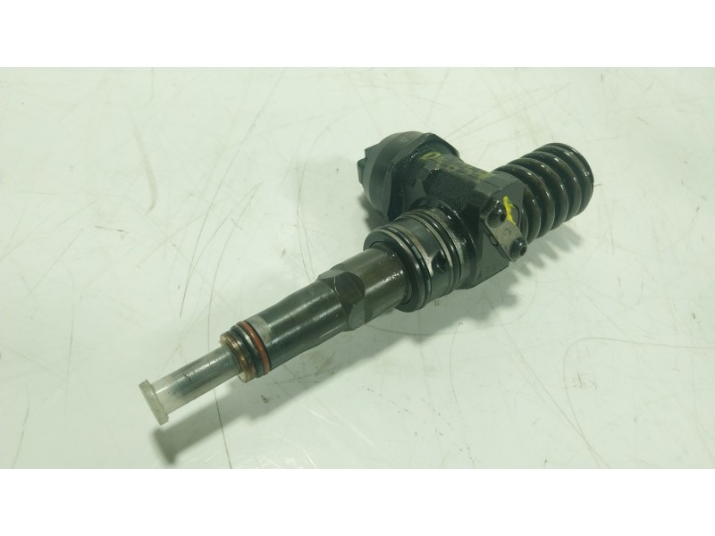 Recambio de inyector para volkswagen touareg (7la) 2.5 tdi referencia OEM IAM  07Z130073F 