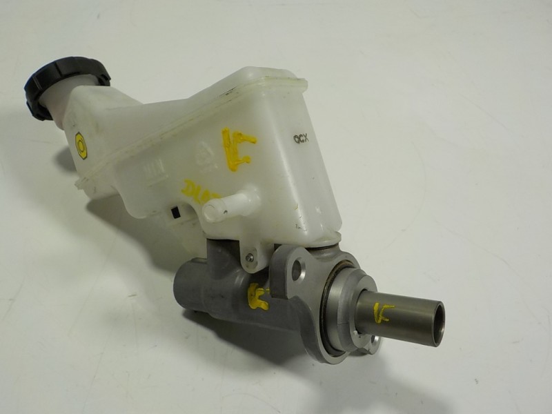 Recambio de bomba freno para kia rio (yb) 1.2 cat referencia OEM IAM 58510H8210  