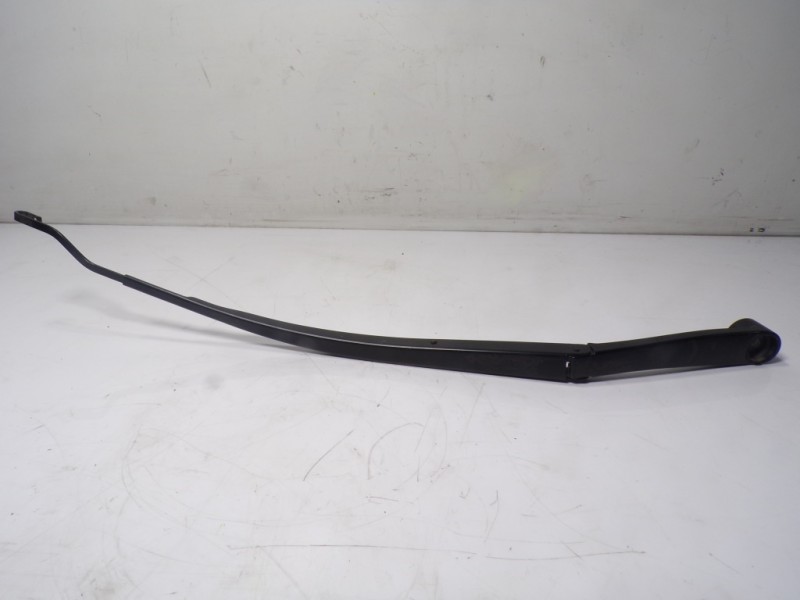 Recambio de brazo limpia delantero derecho para kia rio (yb) 1.0 tgdi cat referencia OEM IAM 98321H8000  