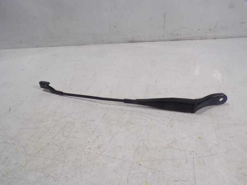 Recambio de brazo limpia delantero izquierdo para citroën c3 1.2 puretech bivalent. gasolina / gpl referencia OEM IAM 1608393180