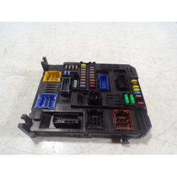 CAJA RELES / FUSIBLES 1619108380 9830790580 