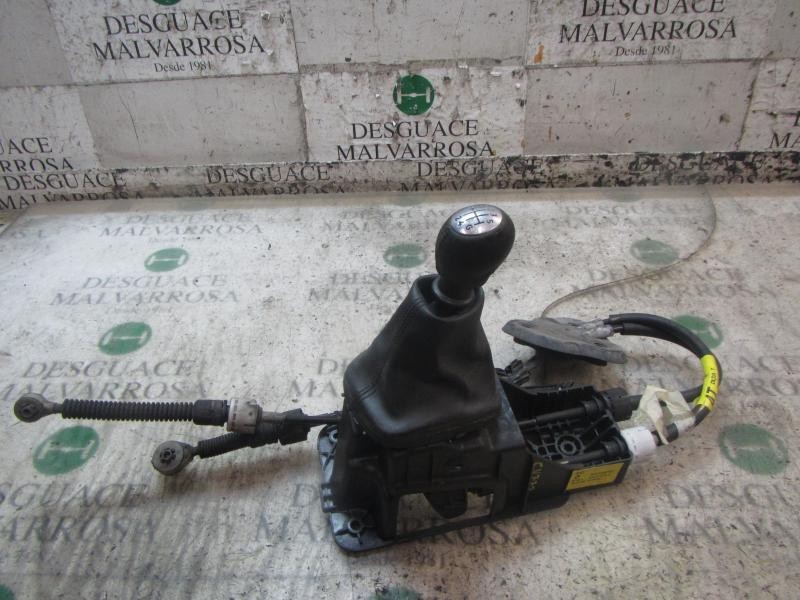 Recambio de palanca cambio para renault megane iii berlina 5 p dynamique referencia OEM IAM 8201062921  