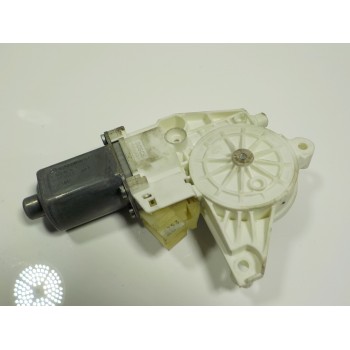 MOTOR ELEVALUNAS DELANTERO IZQUIERDO A2518200742 A2518200742 0130822273