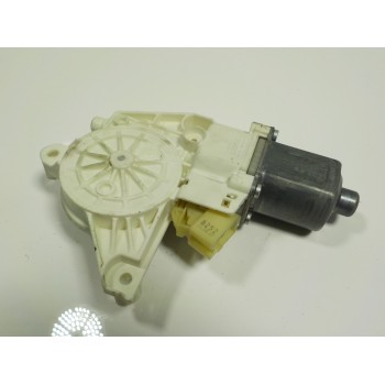 MOTOR ELEVALUNAS TRASERO DERECHO A2518200208 A2518200208 996149200