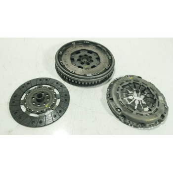 KIT EMBRAGUE 302051190R 302054477R 