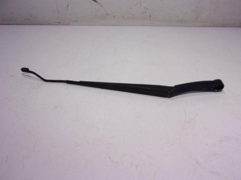 Recambio de brazo limpia delantero izquierdo para hyundai ix35 1.7 crdi cat referencia OEM IAM 983102S000  