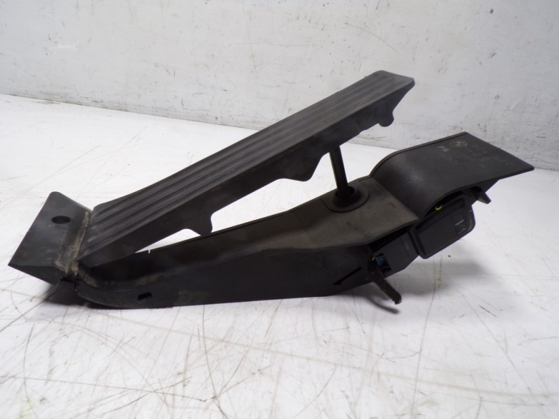 Recambio de potenciometro pedal para bmw serie 3 berlina (e90) 2.0 16v cat referencia OEM IAM 35406889823 354267726460 259160