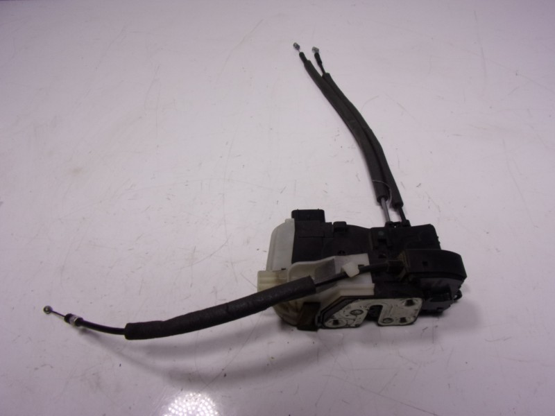 Recambio de cerradura puerta delantera derecha para hyundai ix35 1.7 crdi cat referencia OEM IAM 813102Y000  
