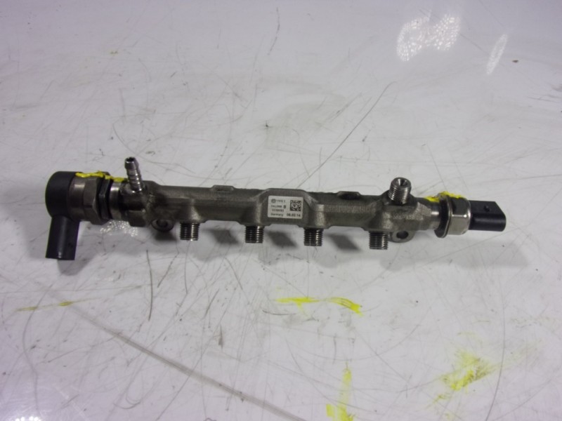 Recambio de rampa inyectora para audi a3 sportback (8va) 1.6 tdi referencia OEM IAM  04L089B 
