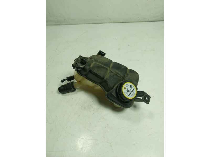 Recambio de deposito expansion para jaguar e-pace 2.0 diesel cat referencia OEM IAM J9C1432 FK728K218A FK728K218AA