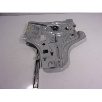 ELEVALUNAS DELANTERO IZQUIERDO 824012Y000 824702Y010 