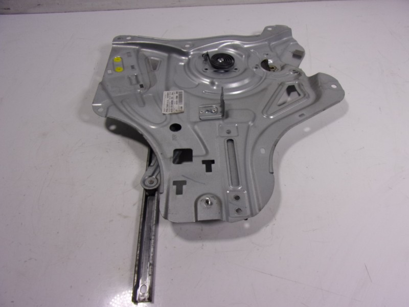 Recambio de elevalunas delantero izquierdo para hyundai ix35 1.7 crdi cat referencia OEM IAM 824012Y000 824702Y010 