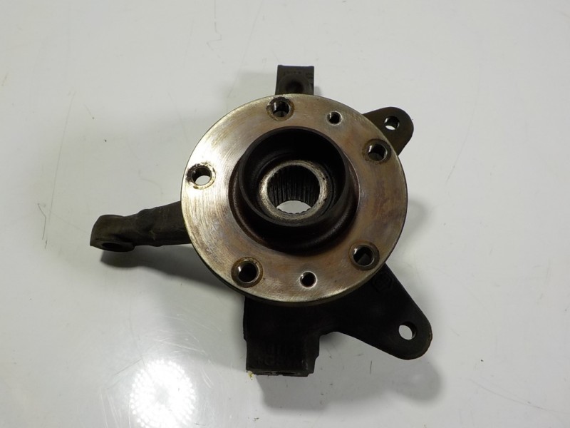 Recambio de mangueta delantera derecha para renault kangoo 1.5 dci diesel fap referencia OEM IAM 8200755590  