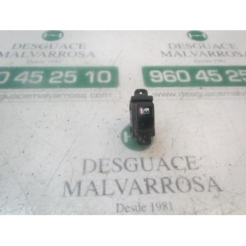 MANDO ELEVALUNAS DELANTERO DERECHO 935800X0004X 