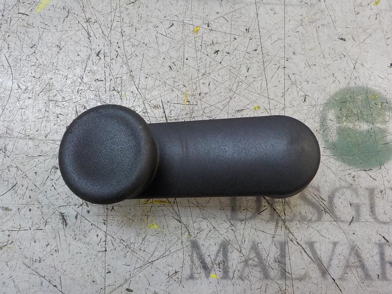 Recambio de maneta elevalunas trasera derecha para opel corsa e selective referencia OEM IAM 13288655  