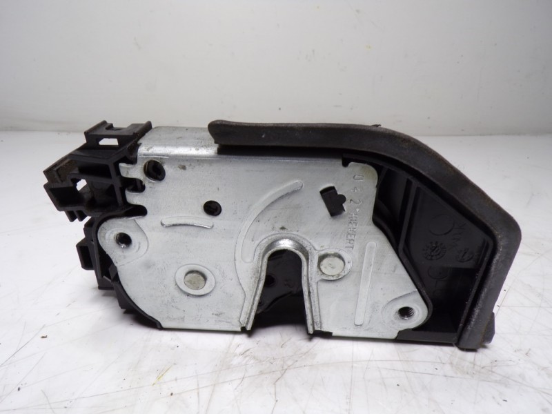 Recambio de cerradura puerta delantera izquierda para bmw serie 5 lim. (f10) 530d xdrive referencia OEM IAM 51217229461 7229461 
