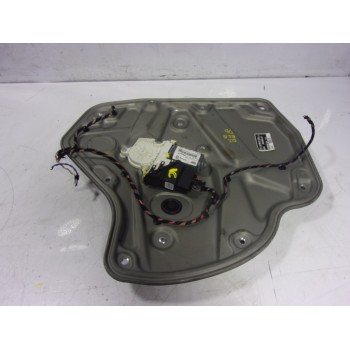 ELEVALUNAS TRASERO DERECHO 