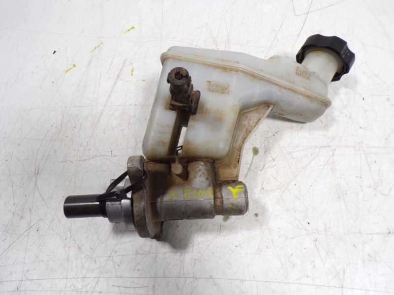 Recambio de bomba freno para kia sportage vision 2wd referencia OEM IAM 585102S201  