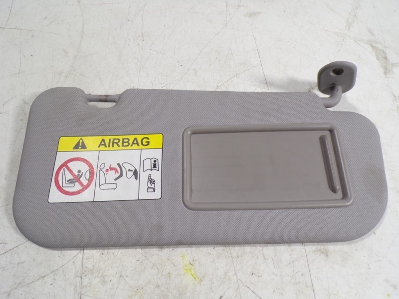 Recambio de parasol derecho para hyundai i20 1.2 cat referencia OEM IAM 85220C8050TTX  