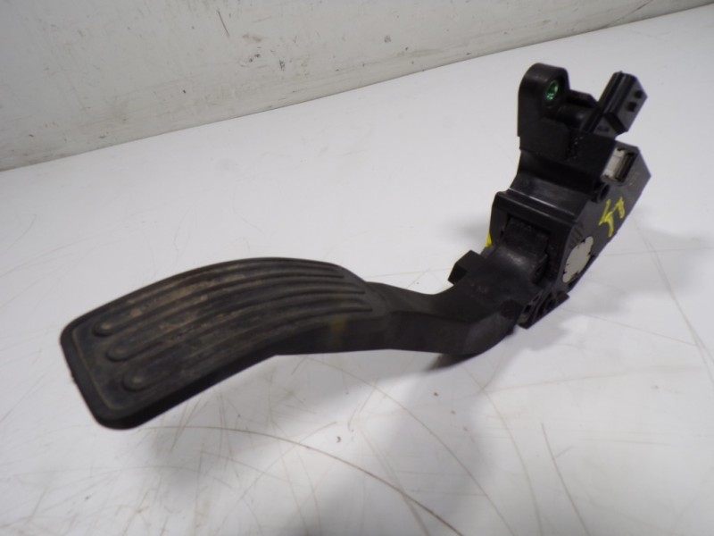 Recambio de potenciometro pedal para nissan juke (f15) 1.2 16v cat referencia OEM IAM 180023RA0B 180023RA0B 