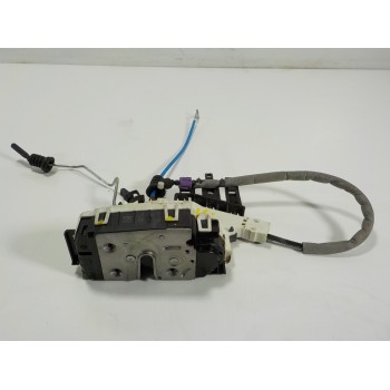 CERRADURA PUERTA DELANTERA DERECHA A1667200435 A2047302835 40658Q11