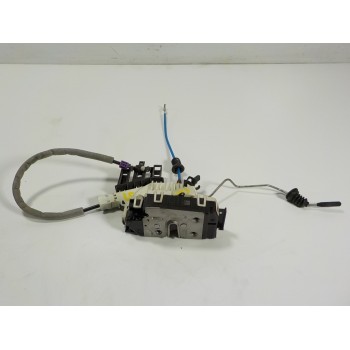 CERRADURA PUERTA DELANTERA IZQUIERDA A1667200135 A1667200135 24515Q11