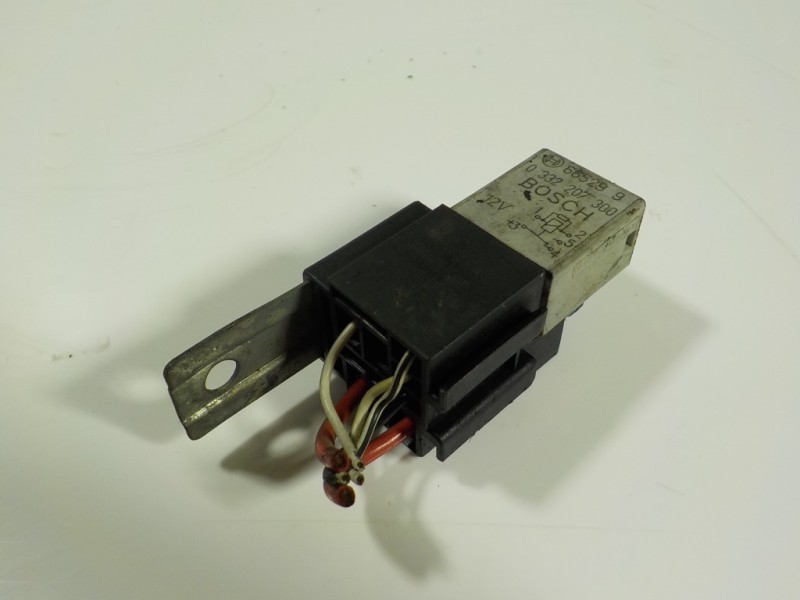 Recambio de rele para ferrari 456 gt referencia OEM IAM  0332207300 