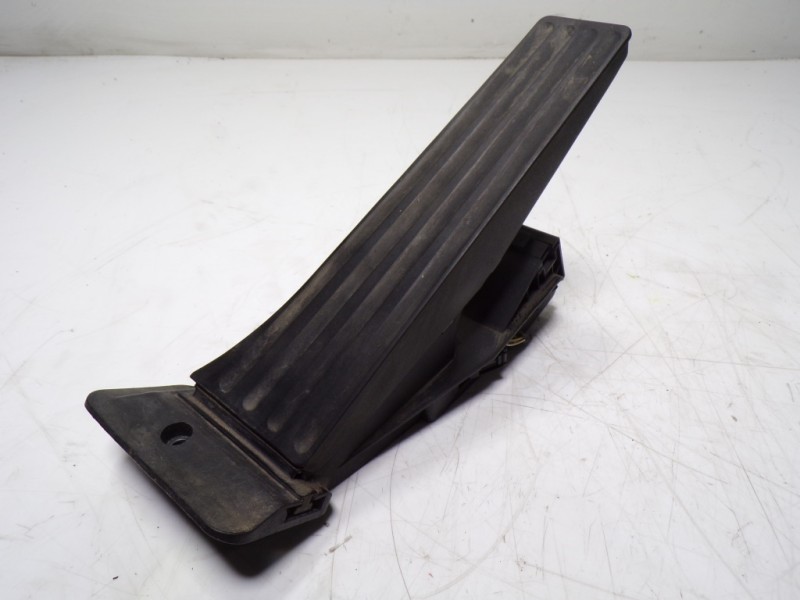 Recambio de potenciometro pedal para bmw serie 5 lim. (f10) 530d xdrive referencia OEM IAM 35426860784 3542685857402 