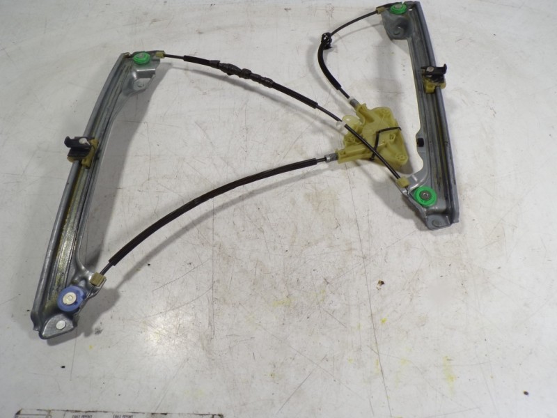 Recambio de elevalunas delantero izquierdo para renault laguna iii 2.0 dci diesel fap cat referencia OEM IAM 807010002R 80701000