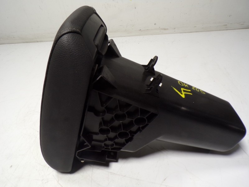 Recambio de apoyabrazos central para opel grandland x 1.5 cdti dpf referencia OEM IAM YP000570YX YP00057077 