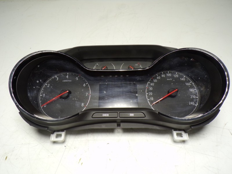 Recambio de cuadro instrumentos para opel grandland x 1.5 cdti dpf referencia OEM IAM 9822638080 983113928000 