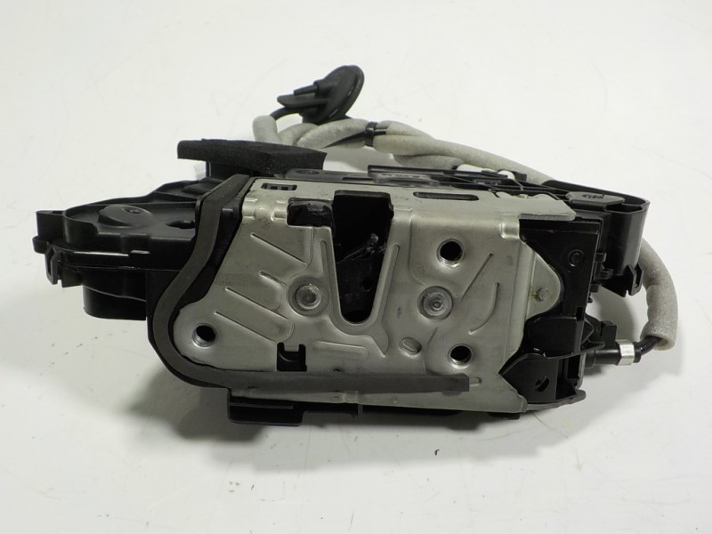 Recambio de cerradura puerta delantera izquierda para seat leon sportstourer (kl8) style referencia OEM IAM 5TB837015E B5E5TB837