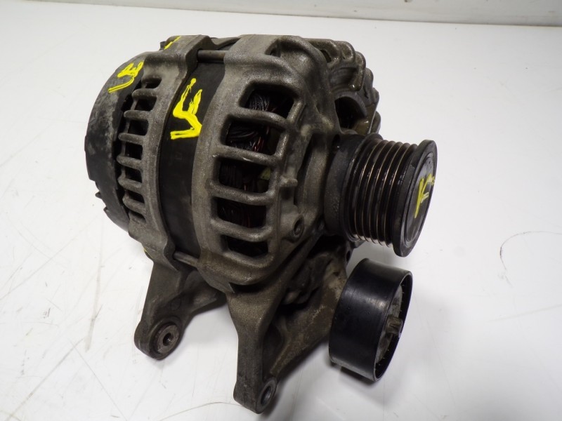 Recambio de alternador para mercedes-benz clase c (w204) coupe 1.6 cat referencia OEM IAM A0009061822 A0009061822 0125711032