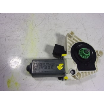 MOTOR ELEVALUNAS DELANTERO IZQUIERDO A2078200542 A2078200542 934532100