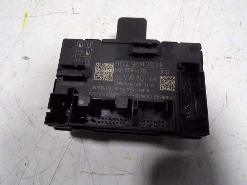 Recambio de modulo electronico para seat leon (5f1) reference referencia OEM IAM 5Q4959593EZ00 5Q4959393E A2C7494670300