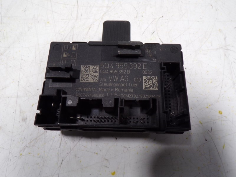 Recambio de modulo electronico para seat leon (5f1) reference referencia OEM IAM 5Q4959592EZ00 5Q4959392E A2C7494680300