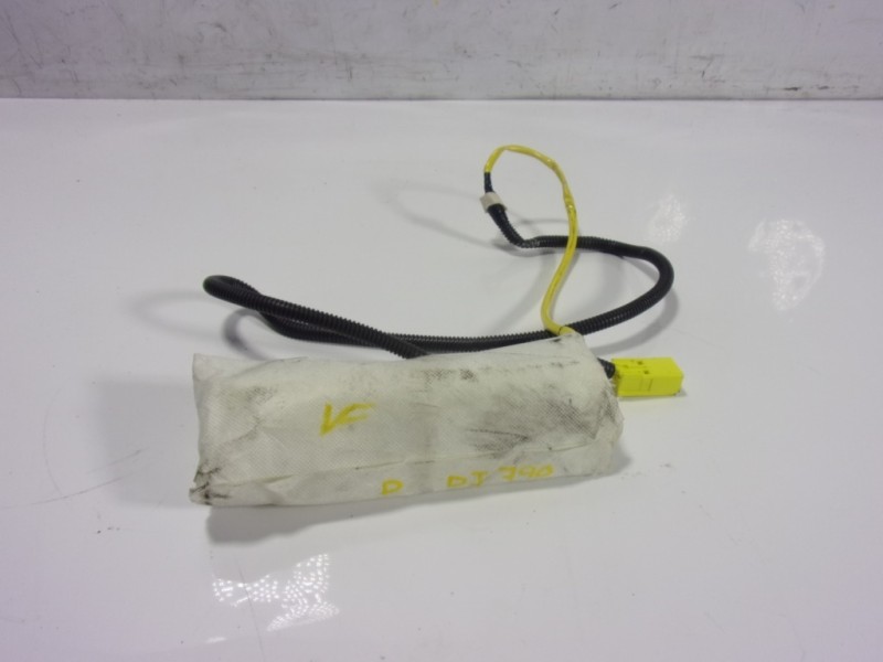 Recambio de airbag lateral delantero derecho para mazda 3 lim. (bl) 2.2 turbodiesel cat referencia OEM IAM BBP257KA0A 611081200B
