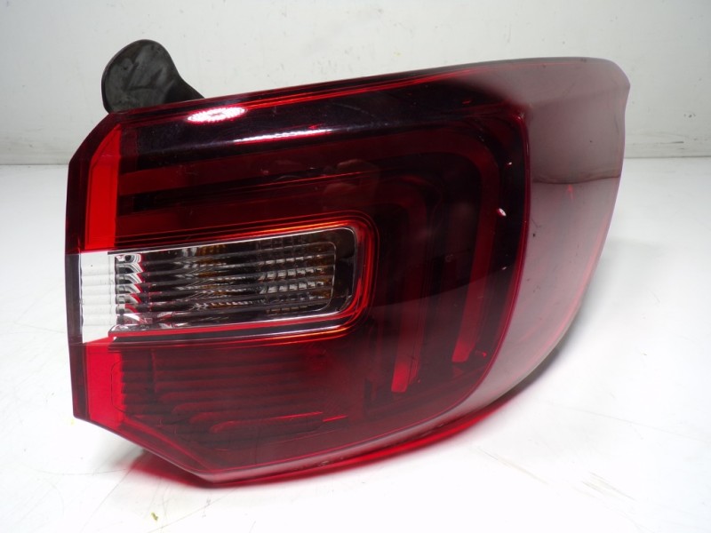 Recambio de piloto trasero derecho para opel grandland x 1.5 cdti dpf referencia OEM IAM YP00098280 YP00098280 