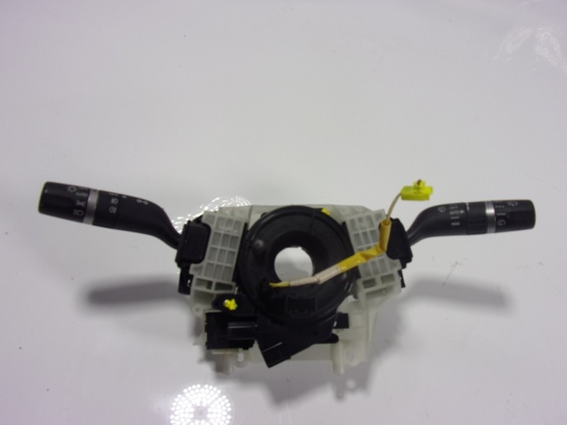 Recambio de mando luces para mazda 3 lim. (bl) 2.2 turbodiesel cat referencia OEM IAM BCW766122 BBS417G517 