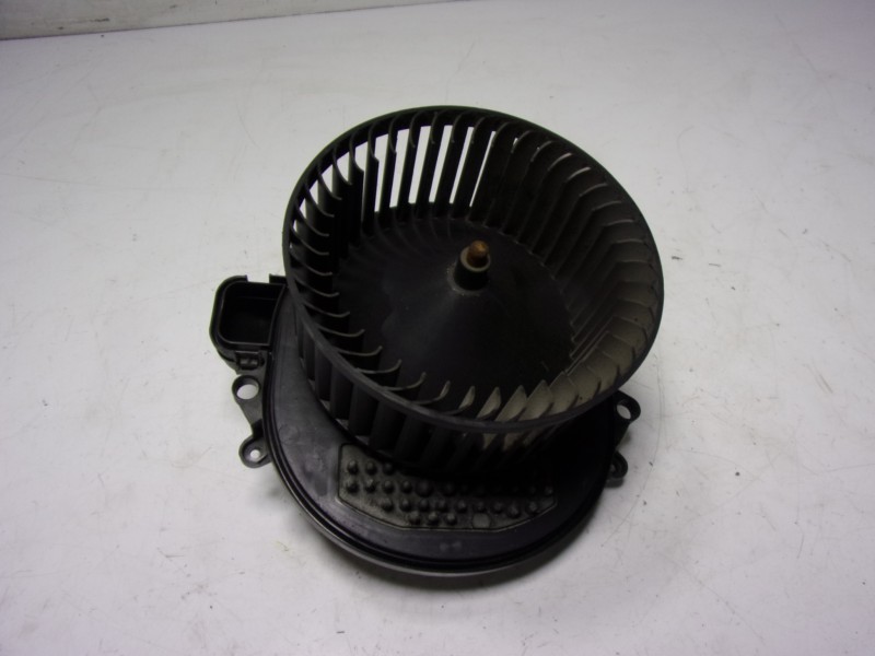 Recambio de motor calefaccion para bmw serie 3 lim. (f30) 2.0 16v diesel referencia OEM IAM 64119350395 27611201 