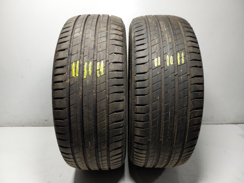 Recambio de neumatico para volvo xc60 ii (246) b4 mild-hybrid awd referencia OEM IAM  23555R19 