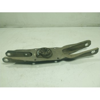 BRAZO SUSPENSION INFERIOR TRASERO DERECHO A2463520002 A2473523700