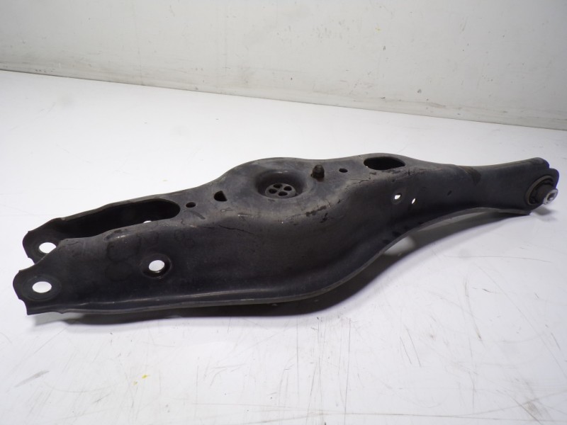 Recambio de brazo suspension inferior trasero izquierdo para volkswagen touran (5t1) 2.0 tdi referencia OEM IAM 5QA505311D  