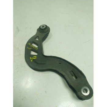 BRAZO SUSPENSION SUPERIOR TRASERO DERECHO A2463501006 