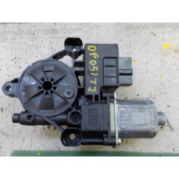 MOTOR ELEVALUNAS TRASERO IZQUIERDO 5Q0959407 5Q0959407 0130822695