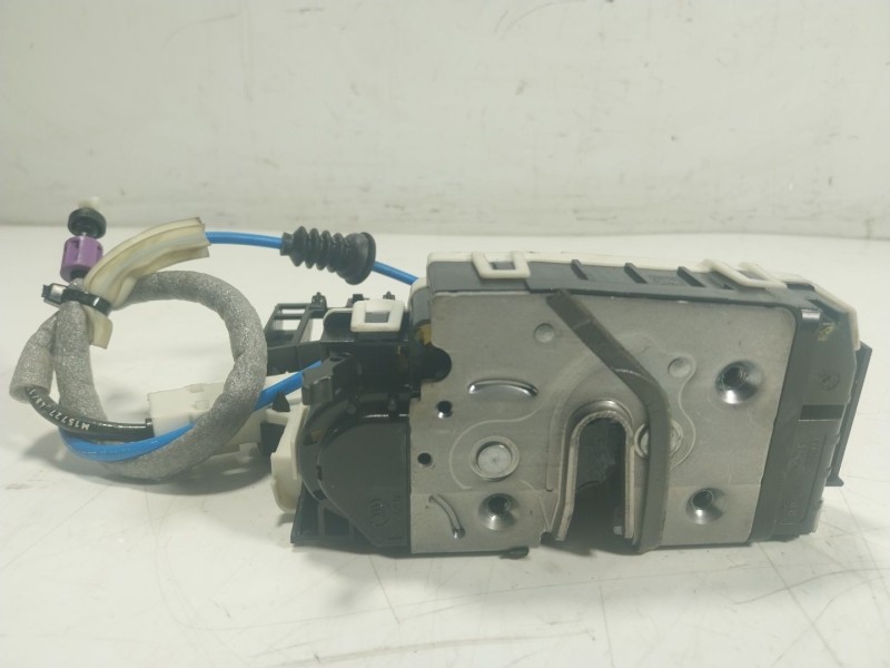 Recambio de cerradura puerta trasera izquierda para mercedes-benz clase gla (w156) 1.6 cat referencia OEM IAM A1667200135 A20473